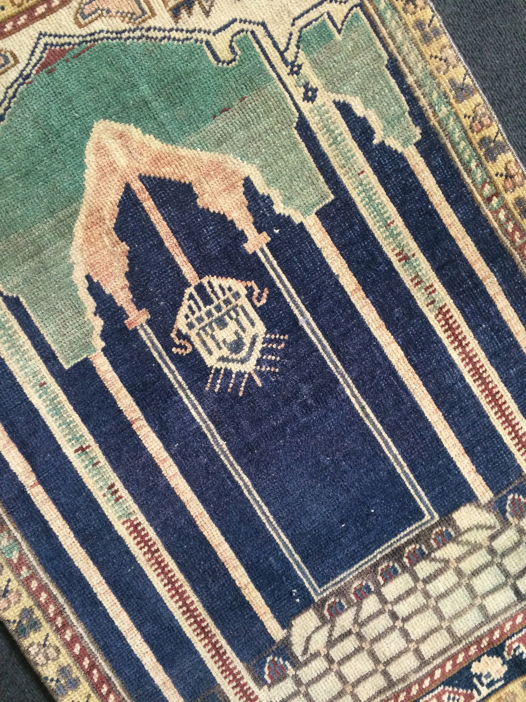 Rust Turkish Oushak Rug Hand-Knotted border