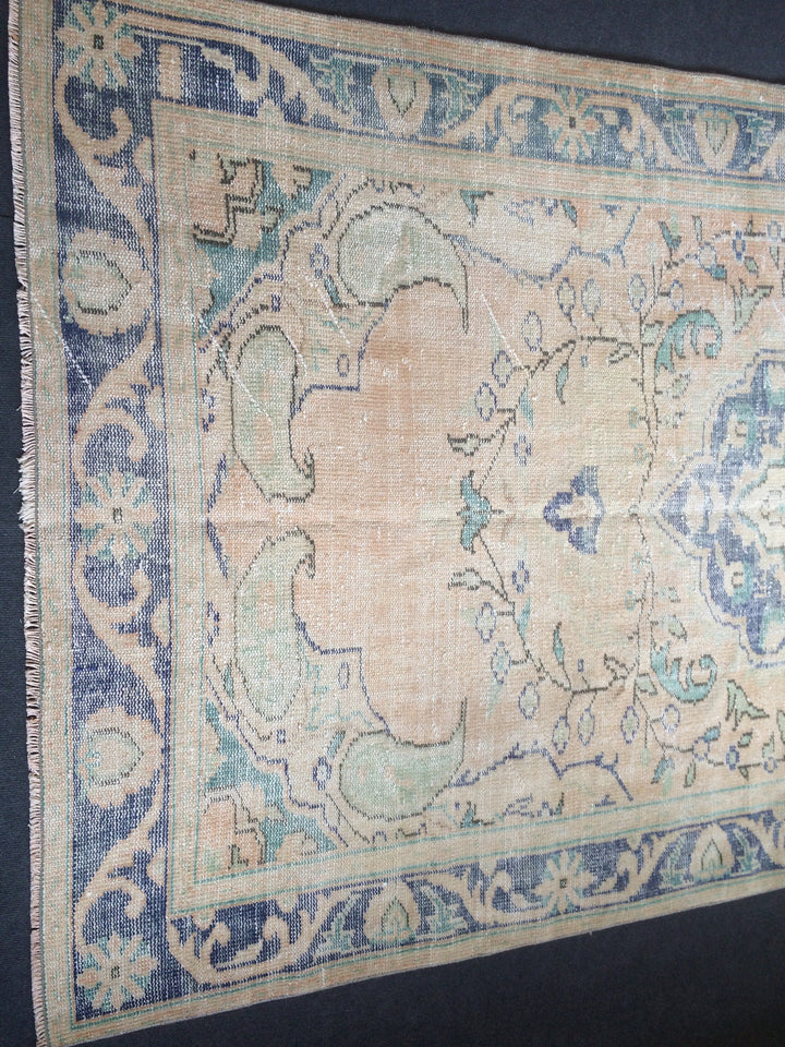 Beige Turkish Runner Rug 5' 2" x 9' 4" Hand-Knotted close-up