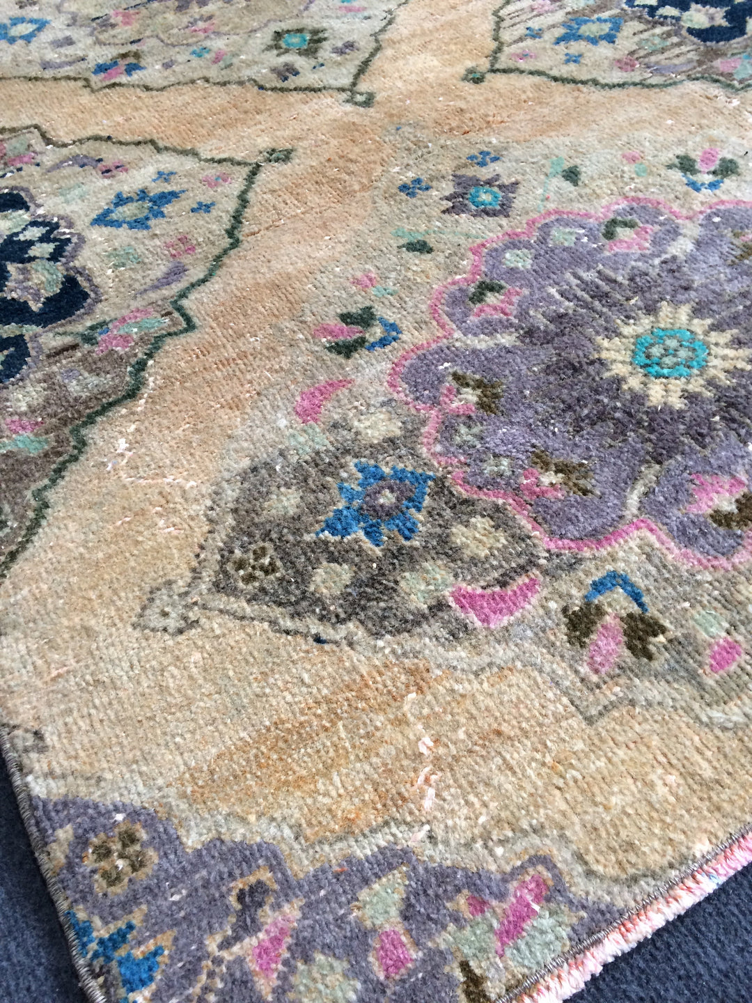 Turkish Oushak Rug Hand-Knotted field