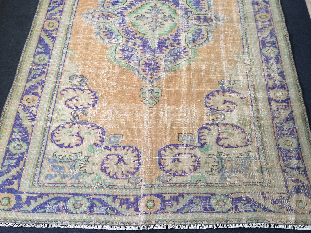 Beige Turkish Runner Rug 6' 2" x 10' Hand-Knotted pattern