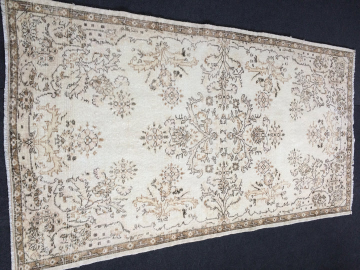 Rust Turkish Runner Rug 4' x 7' Hand-Knotted detail
