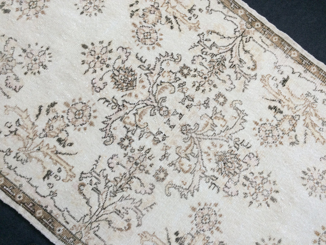 Rust Turkish Runner Rug 4' x 7' Hand-Knotted close-up