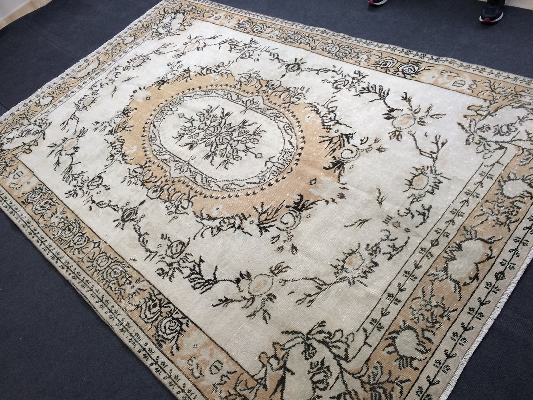 Beige Turkish Runner Rug 6' 5" x 9' 10" Hand-Knotted detail