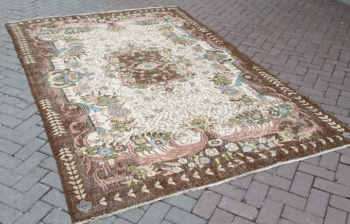 Turkish Oushak Rug 6' 7" x 10' Hand-Knotted close-up