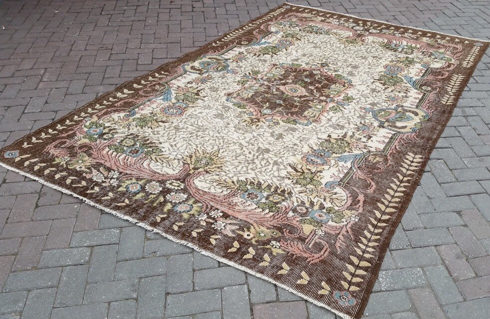 Turkish Oushak Rug 6' 7" x 10' Hand-Knotted texture