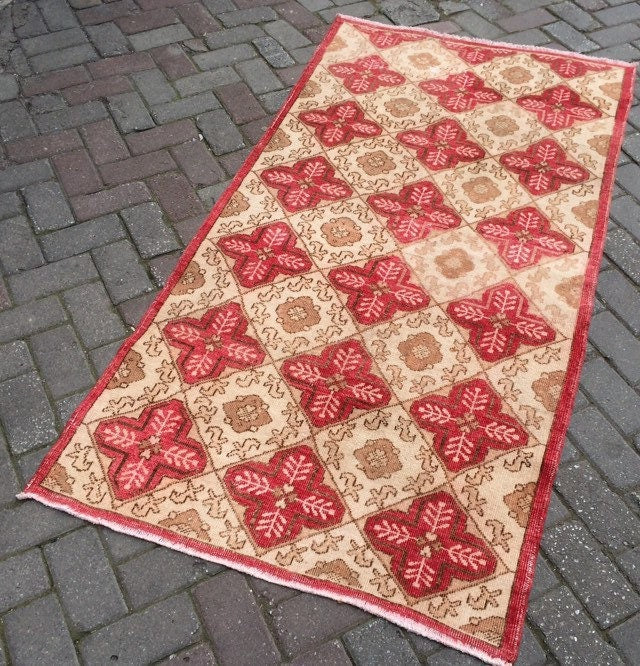 Turkish Oushak Rug 5'6" x 8'2" Hand-Knotted close-up