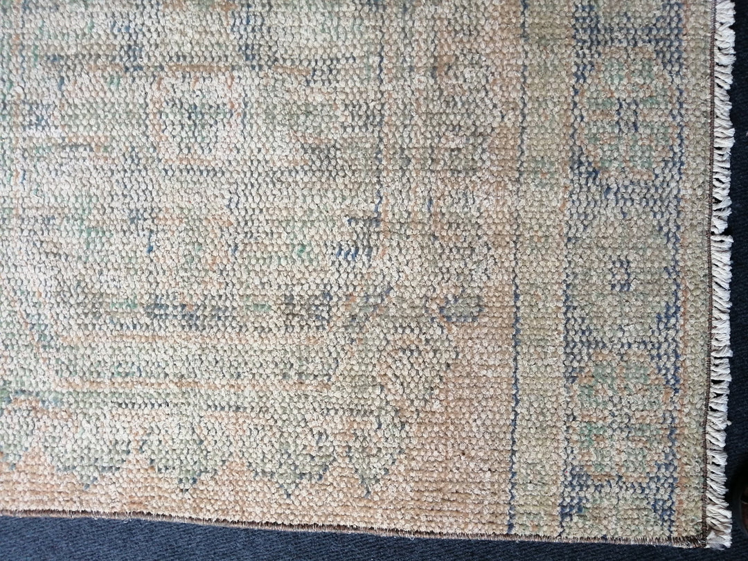 Beige Turkish Runner Rug 2' 10" x 11' Hand-Knotted pattern