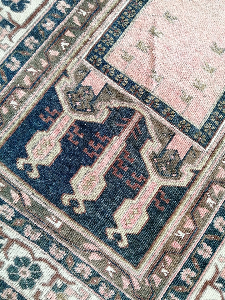 Turkish Runner Rug 3' 5" x 5' Hand-Knotted texture