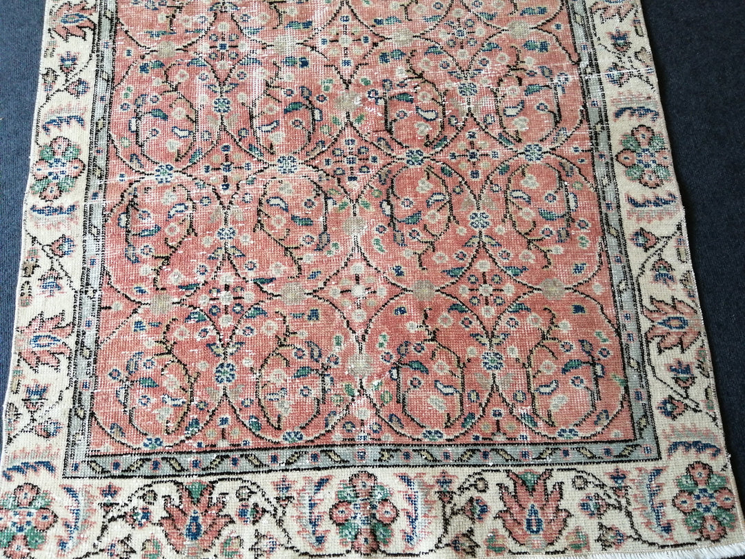 Rust Turkish Oushak Rug Hand-Knotted border