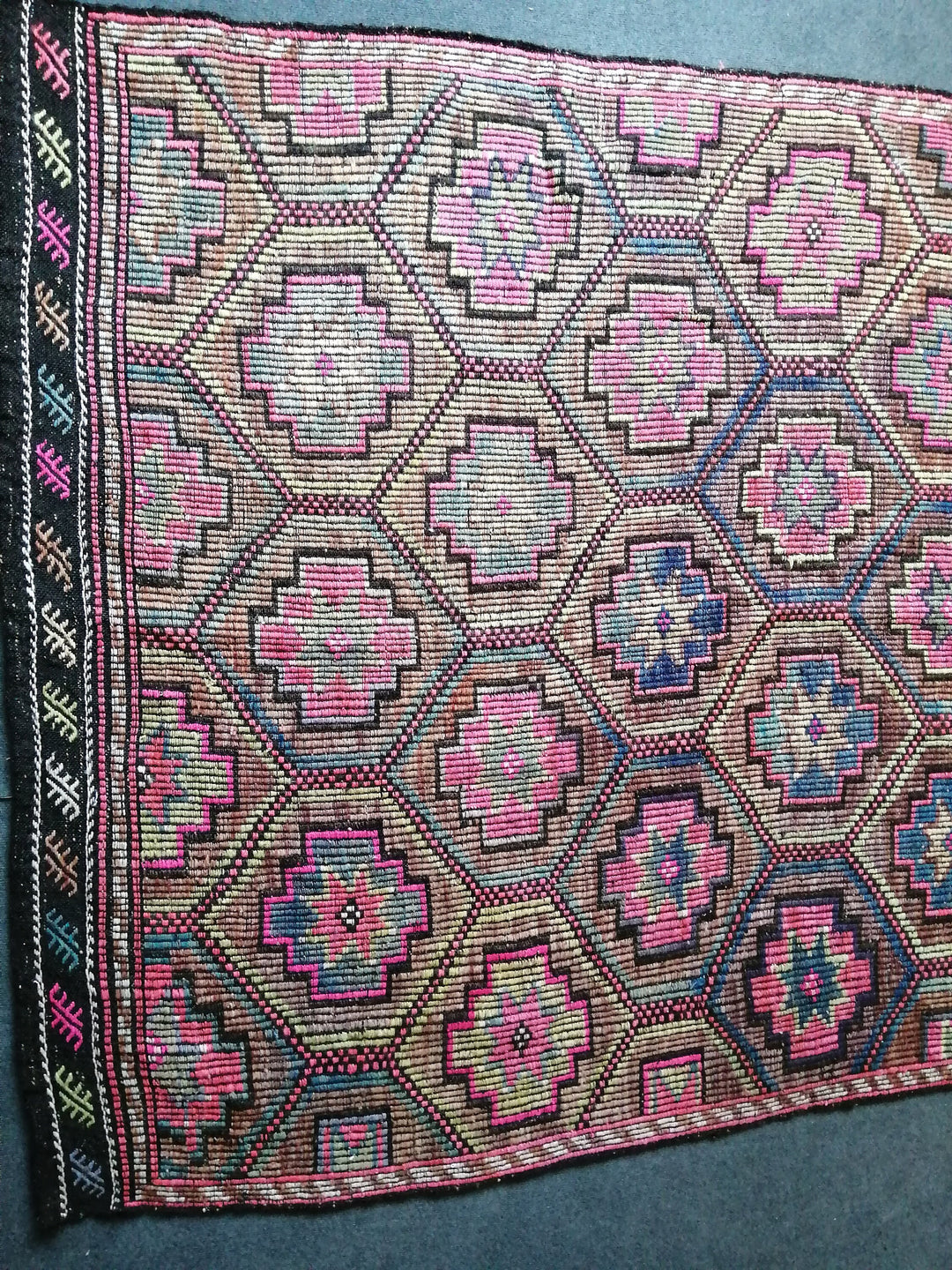 Turkish Oushak Rug 5' 11" x 10' Hand-Knotted close-up