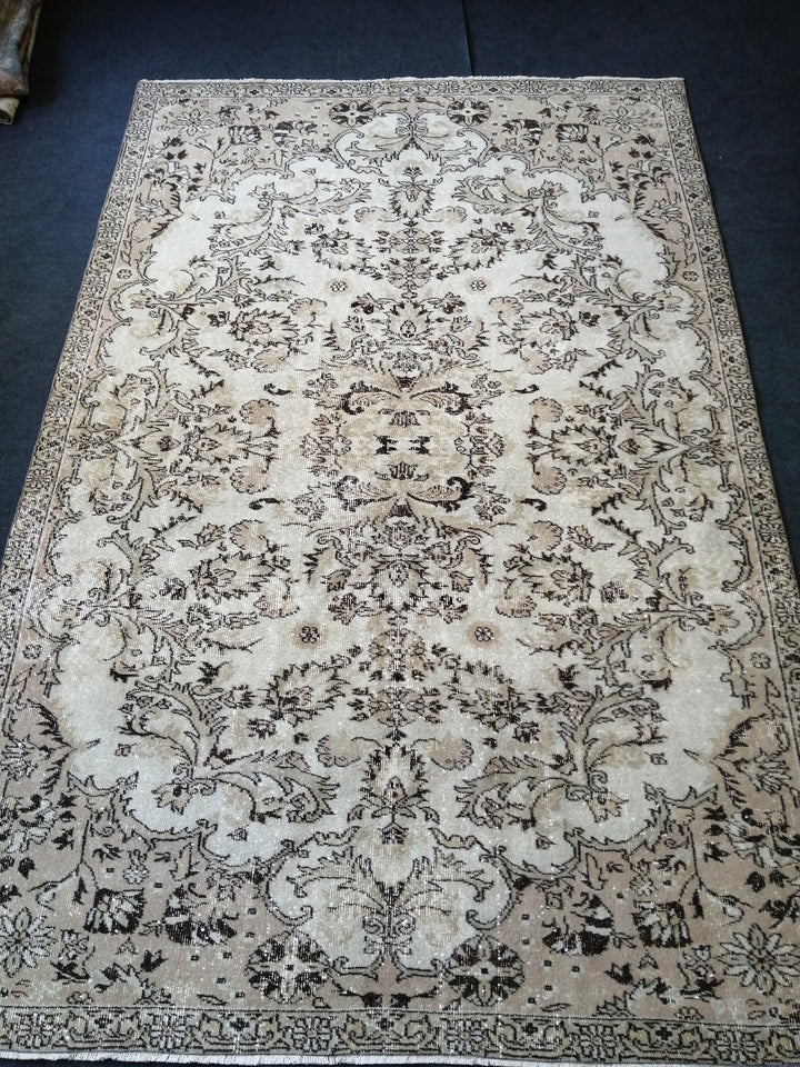 Rust Turkish Oushak Rug 6' 5" x 10' Hand-Knotted detail