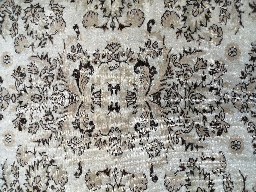 Rust Turkish Oushak Rug 6' 5" x 10' Hand-Knotted border