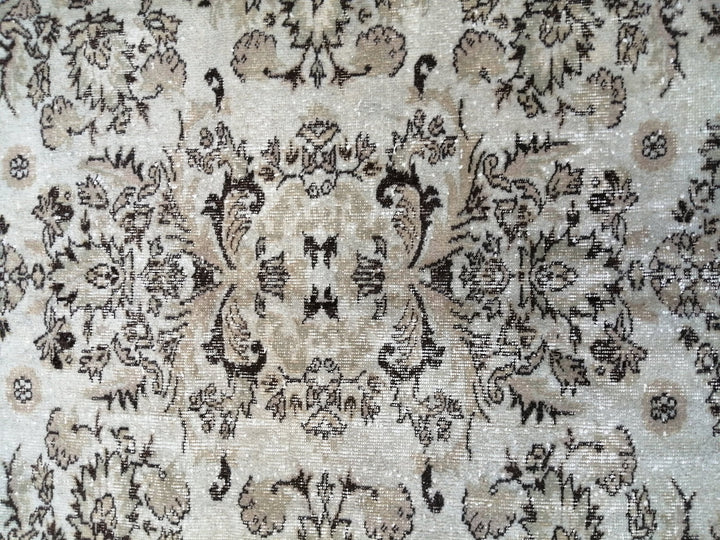 Rust Turkish Oushak Rug 6' 5" x 10' Hand-Knotted border