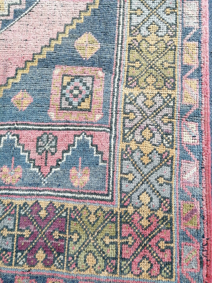 Turkish Oushak Rug Runner Hand-Knotted border