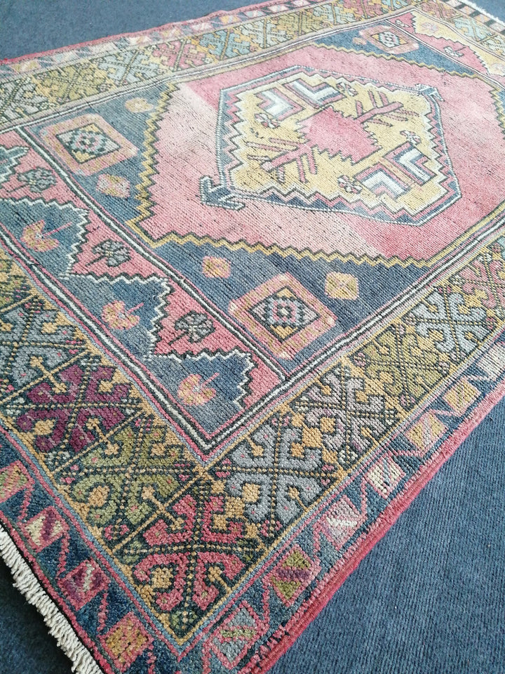 Turkish Oushak Rug Runner Hand-Knotted detail