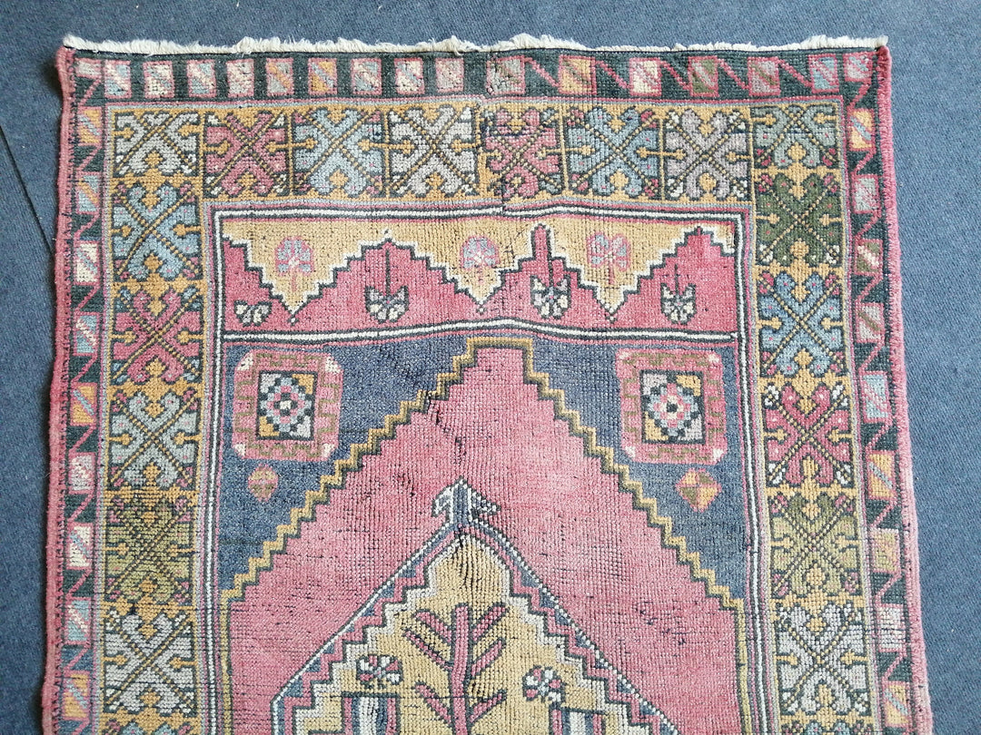 Turkish Oushak Rug Runner Hand-Knotted pattern