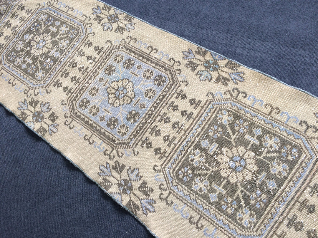 Beige Turkish Runner Rug 2' 8" x 12' Hand-Knotted pattern