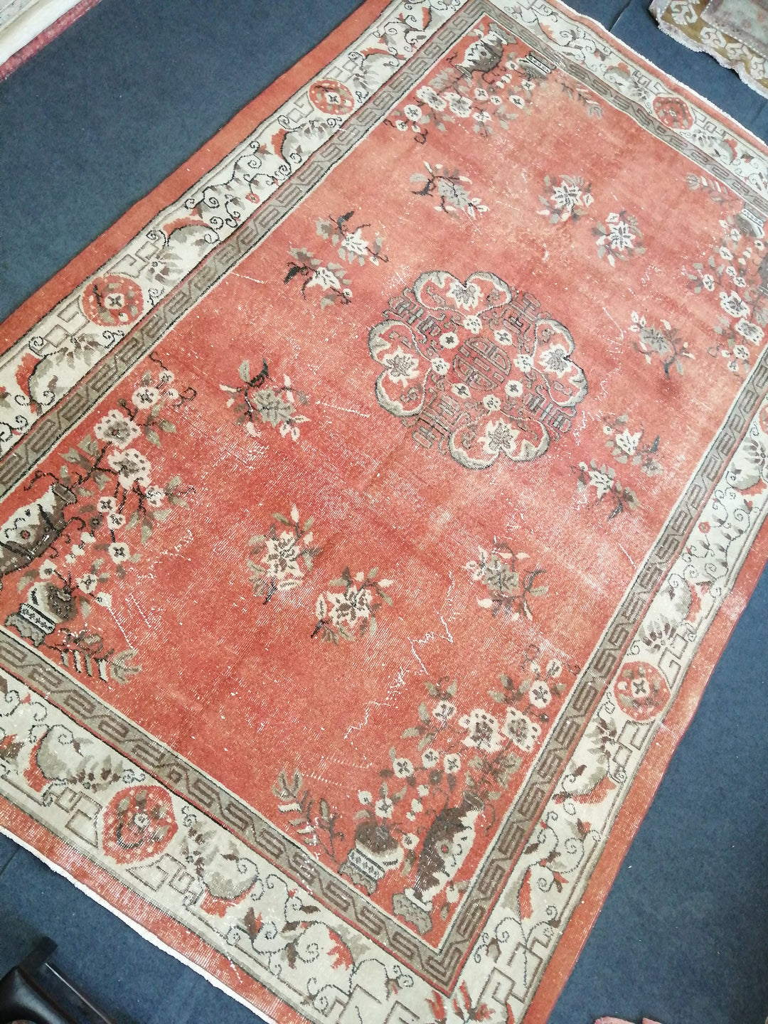 Turkish Oushak Rug 6' 10" x 10' 4" Hand-Knotted close-up