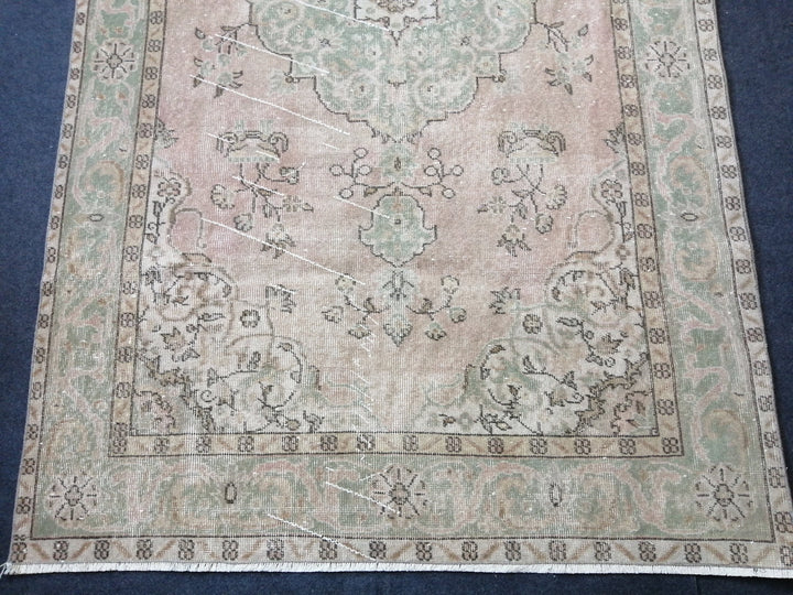 Rust Turkish Runner Rug 5' x 8' 11" Hand-Knotted border