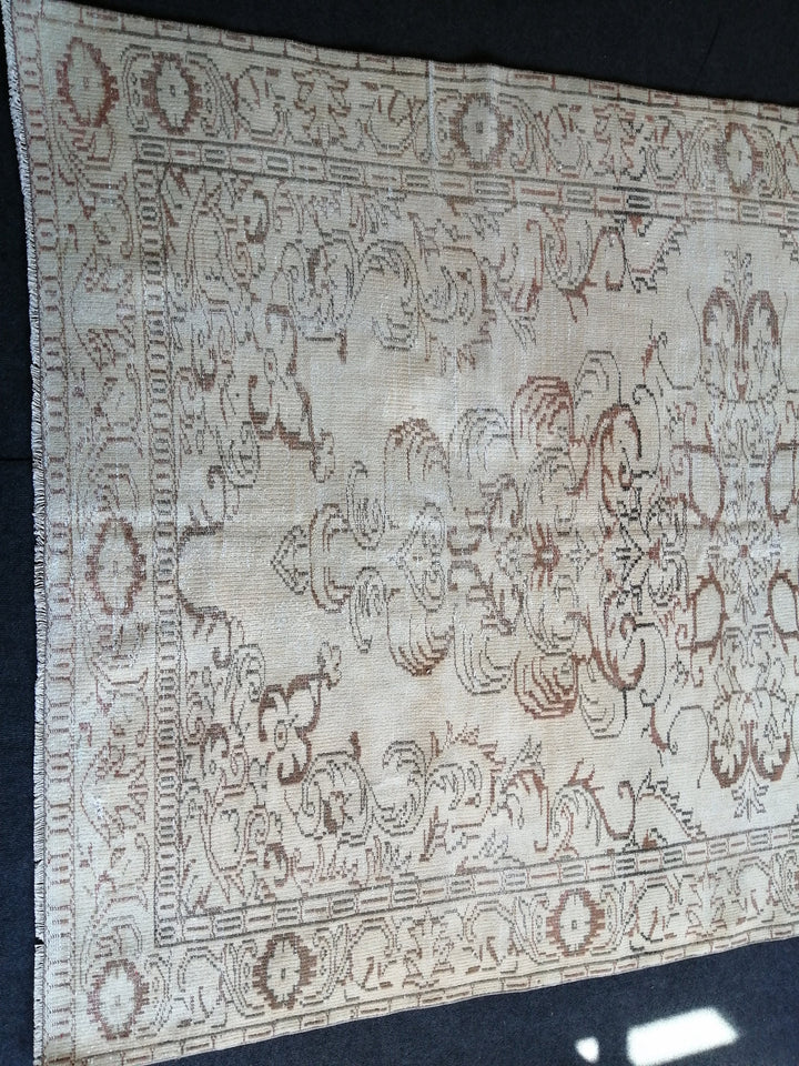 Beige Turkish Runner Rug 6' x 9' Hand-Knotted view