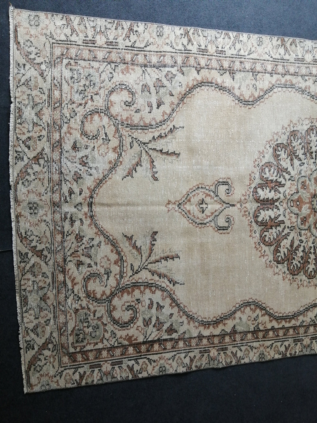 Beige Turkish Runner Rug 5' 6" x 9' 10" Hand-Knotted pattern