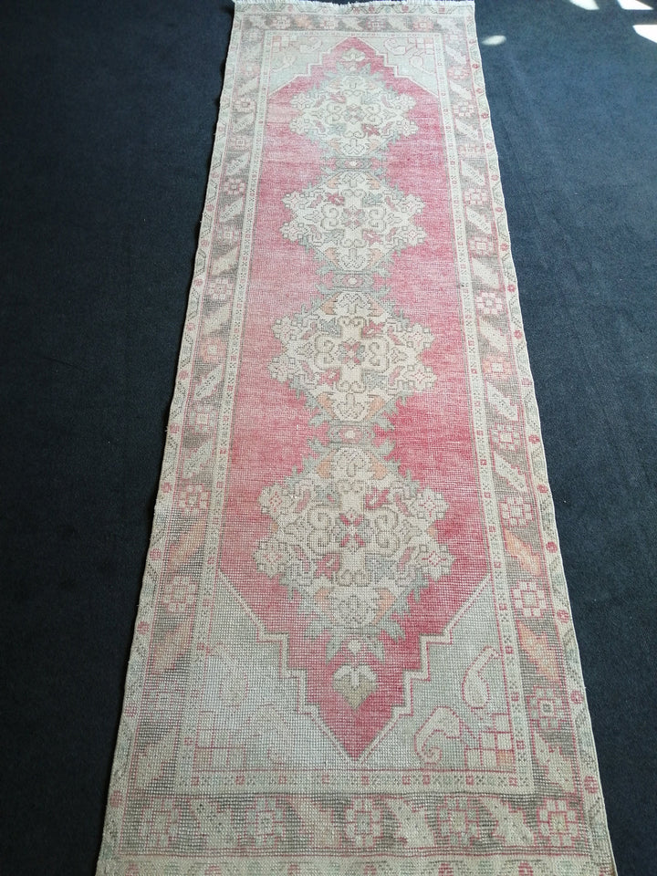 Beige Turkish Runner Rug 3' x 9' 11" Hand-Knotted detail