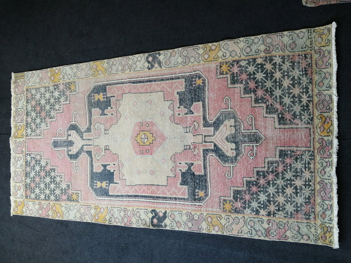 Beige Turkish Runner Rug 4' x 8' 4" Hand-Knotted border
