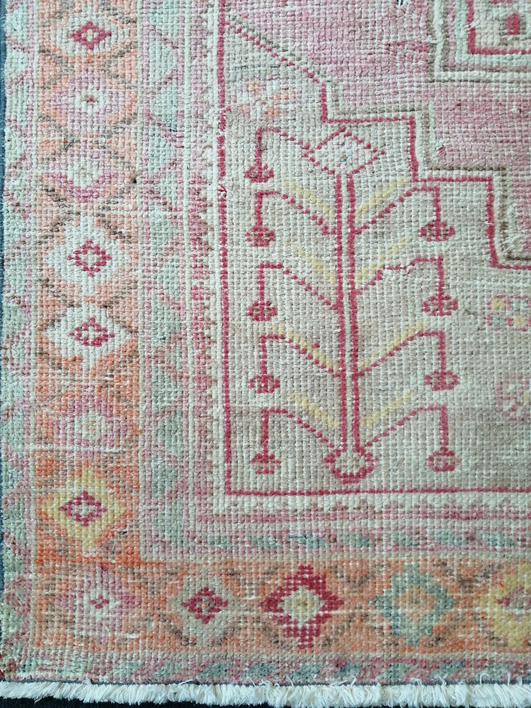 Beige Turkish Runner Rug 4' 4" x 8' 5" Hand-Knotted texture