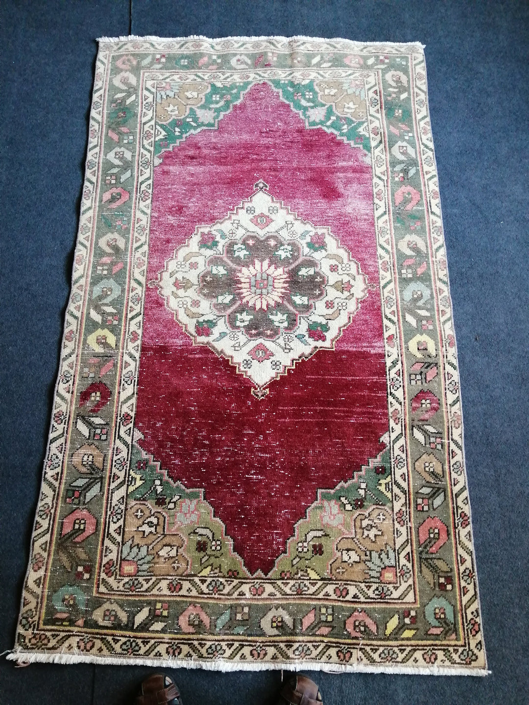Turkish Oushak Rug Hand-Knotted detail