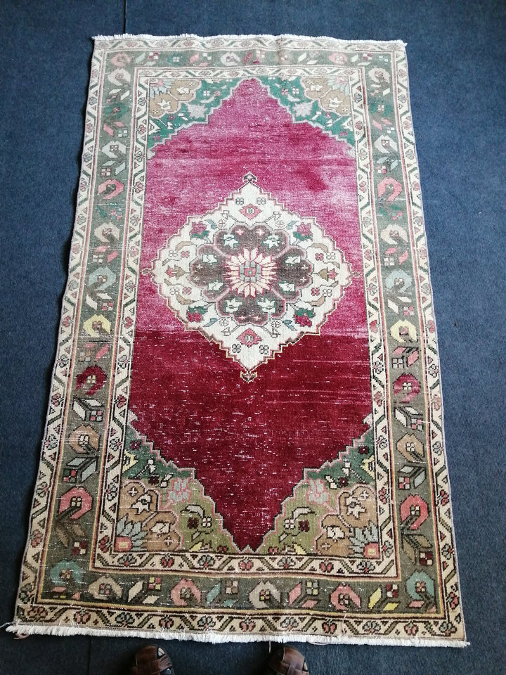 Turkish Oushak Rug Hand-Knotted detail
