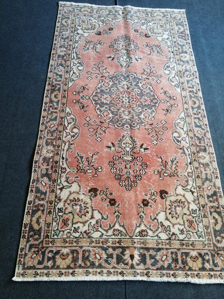 Beige Turkish Runner Rug 3' 10" x 7' Hand-Knotted detail