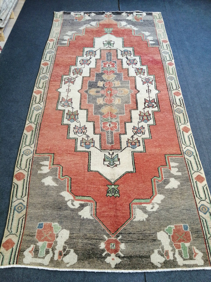 Rust Turkish Oushak Rug 4' 5" x 9' 6" Hand-Knotted detail