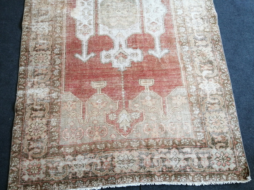 Beige Turkish Runner Rug 5' x 8' 8" Hand-Knotted | No. WR14624