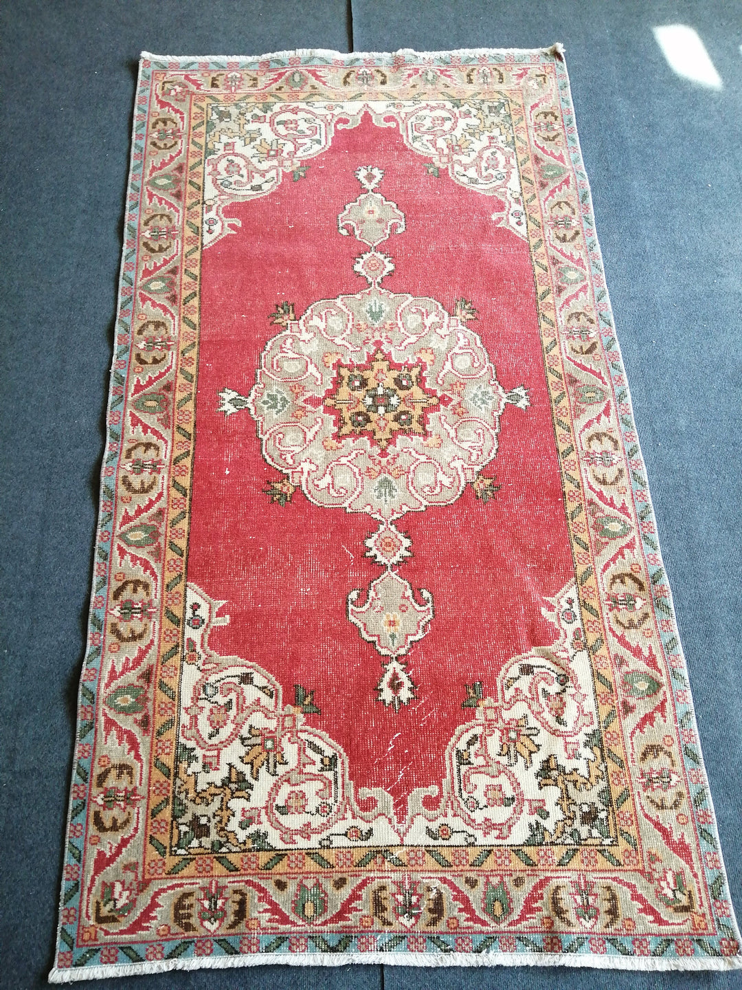 Turkish Oushak Rug 5'3" x 7'6" Hand-Knotted detail