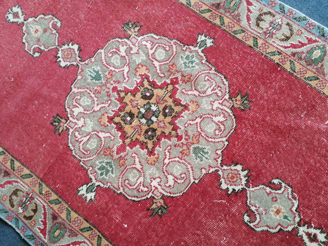 Turkish Oushak Rug 5'3" x 7'6" Hand-Knotted pattern