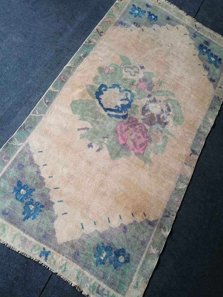 Beige Turkish Runner Rug 3' 6" x 6' 8" Hand-Knotted close-up