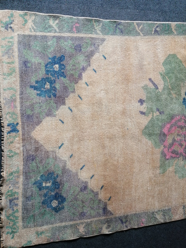 Beige Turkish Runner Rug 3' 6" x 6' 8" Hand-Knotted pattern