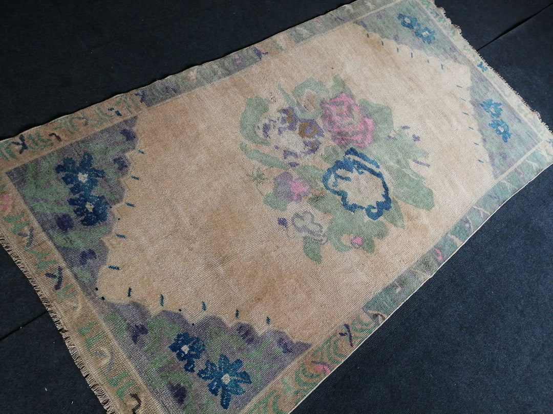Beige Turkish Runner Rug 3' 6" x 6' 8" Hand-Knotted detail