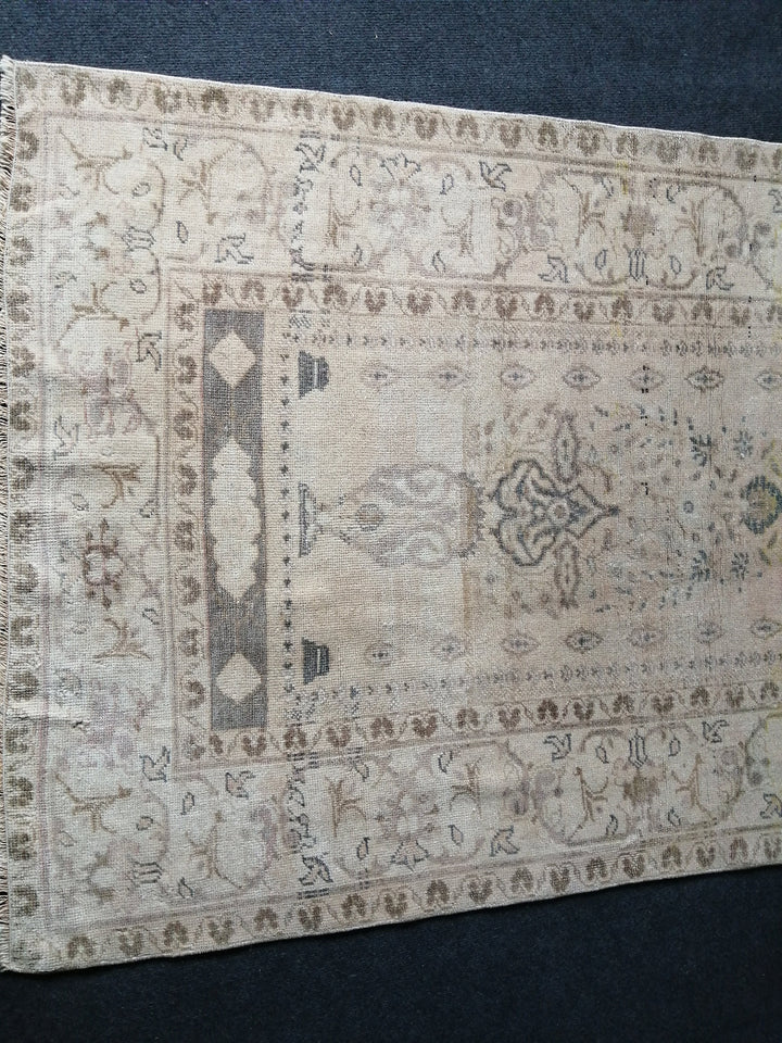 Rust Turkish Runner Rug 3' 6" x 6' Hand-Knotted border