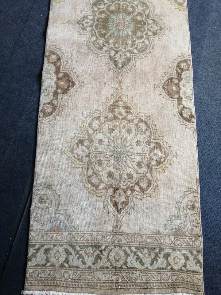 Beige Turkish Runner Rug 2' 10" x 13' 11" Hand-Knotted pattern
