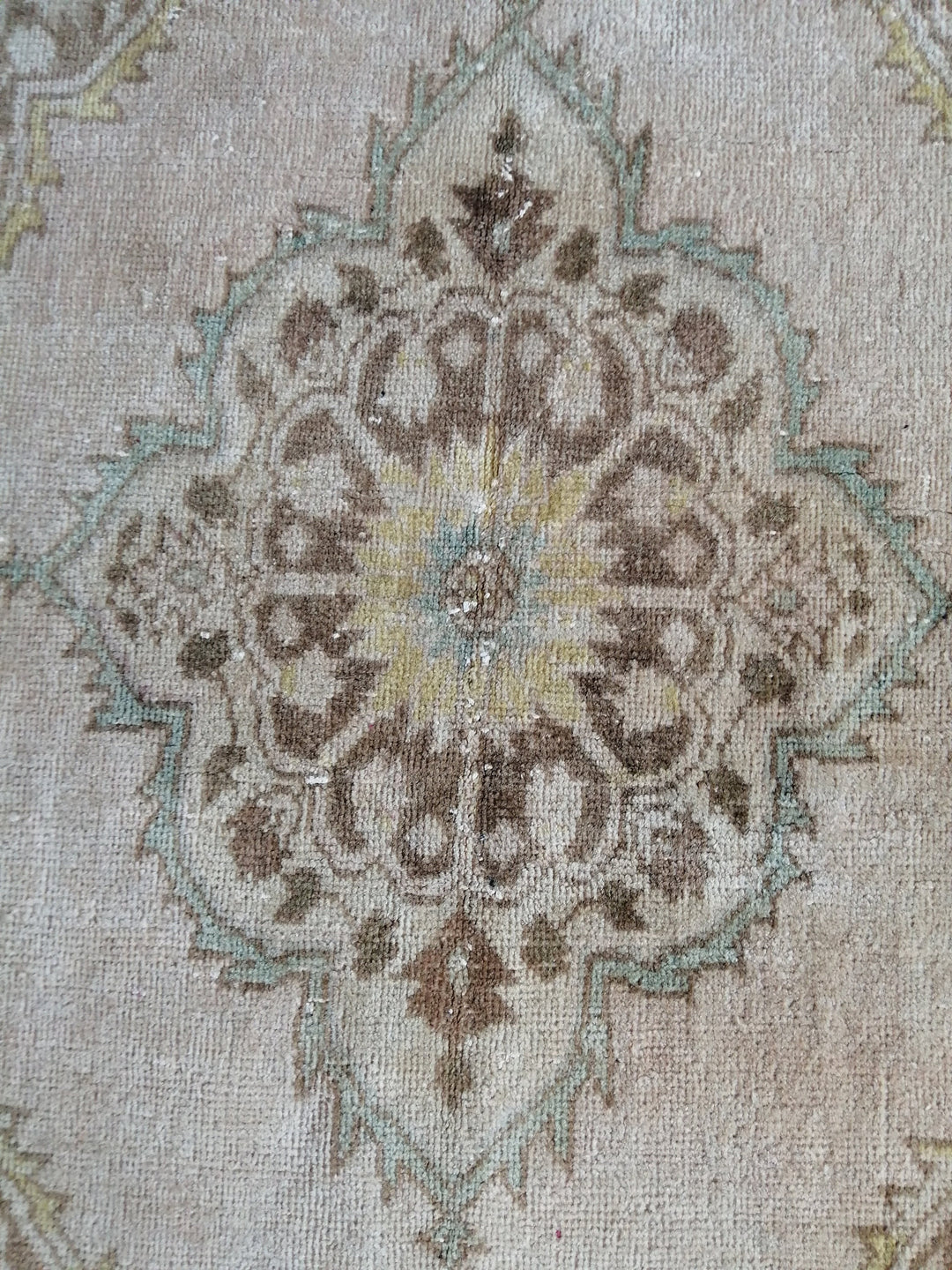 Beige Turkish Runner Rug 2' 10" x 13' 11" Hand-Knotted texture