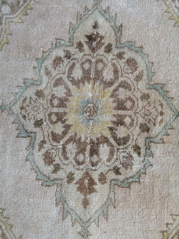 Beige Turkish Runner Rug 2' 10" x 13' 11" Hand-Knotted texture