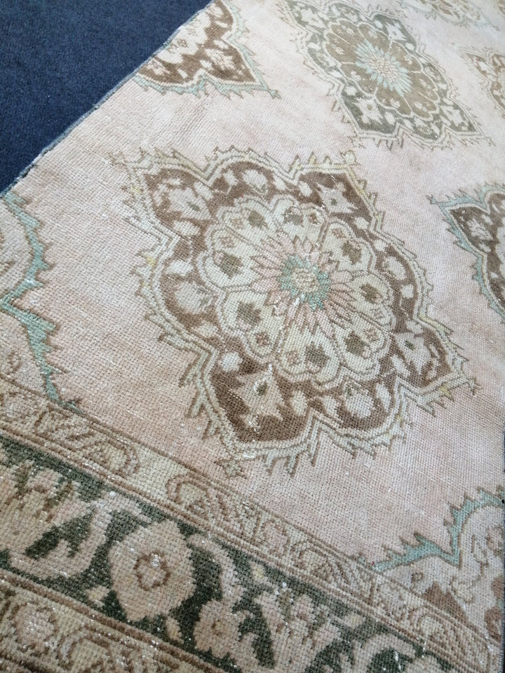 Beige Turkish Runner Rug 2' 6" x 13' Hand-Knotted border