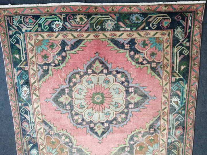 Beige Turkish Runner Rug 4' 8" x 11' 7" Hand-Knotted border