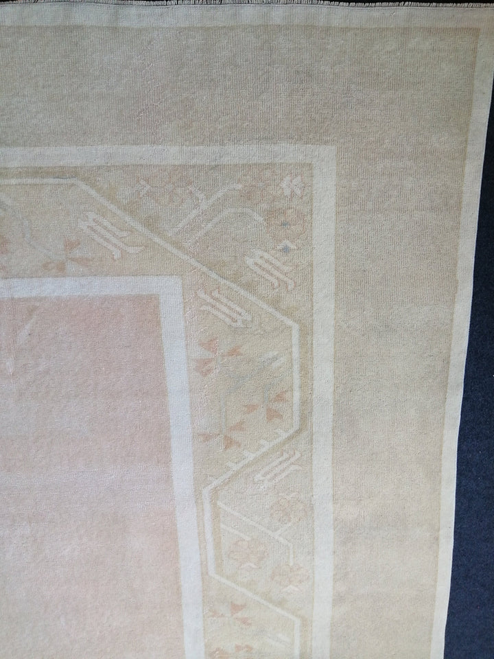 Beige Turkish Runner Rug 6' 4" x 9' 4" Hand-Knotted border