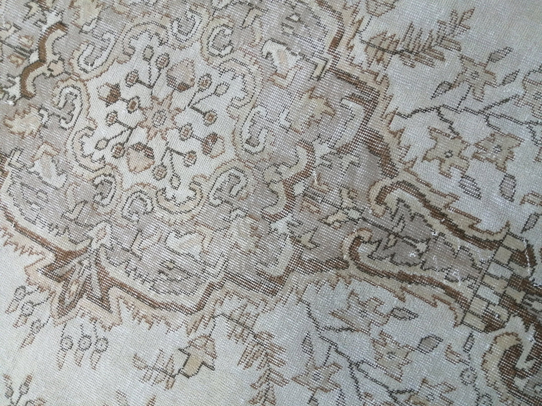 Beige Turkish Runner Rug 6' 2" x 9' 11" Hand-Knotted texture