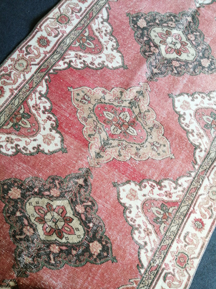 Beige Turkish Runner Rug 4' 10" x 11' 11" Hand-Knotted pattern