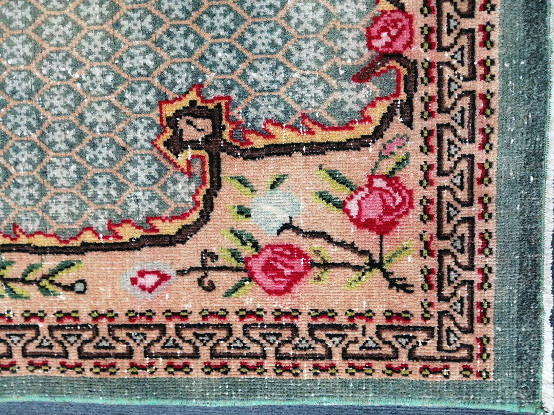 Turkish Oushak Rug 2'7" x 9'10" Hand-Knotted texture