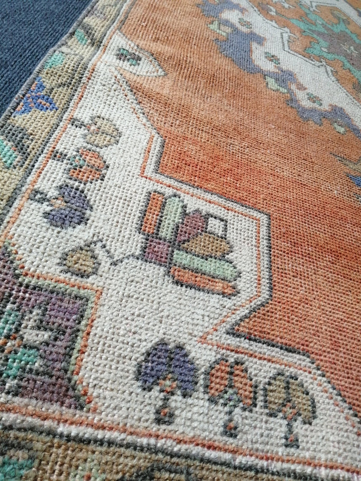 Beige Turkish Runner Rug 3' 7" x 6' Hand-Knotted texture