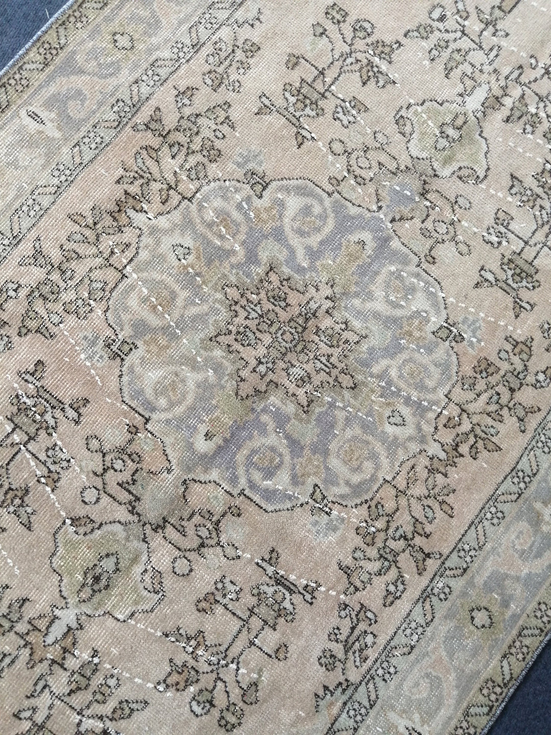 Rust Turkey Runner Rug 3' 11" x 6' 8" Hand-Knotted border